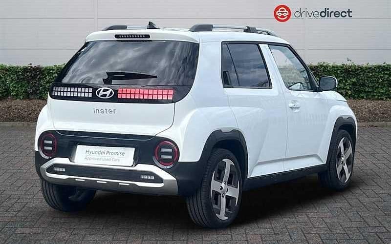 Used Hyundai Inster 85 kW (116 HP) 2025 Special solid  atlas white Hatchback