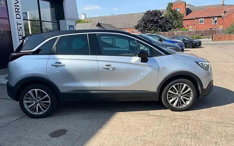 Used Vauxhall Crossland X Elite 110 HP (80 kW) 2019 Silver SUV