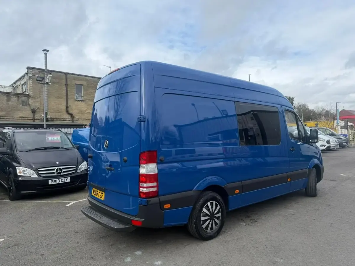 Used Mercedes Sprinter 140 HP (102 kW) 2018 Blue Van