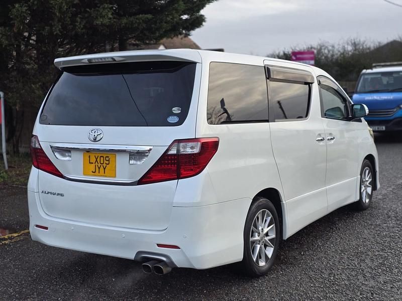 Usado Toyota Alphard 2009 Branco Monovolume