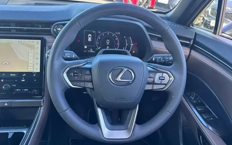 Used Lexus LBX 136 HP (100 kW) 2024 Black SUV