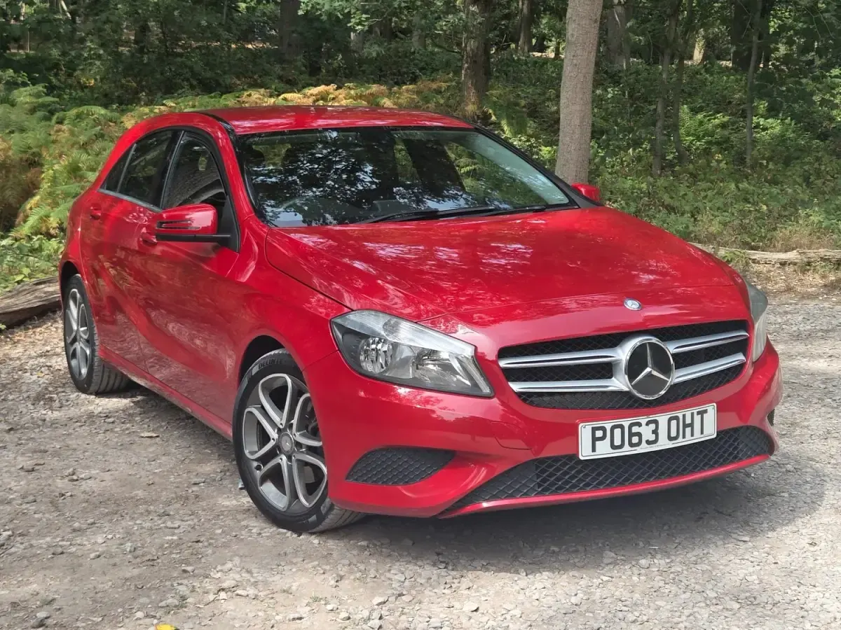 Used Mercedes A180 2013 Red Hatchback