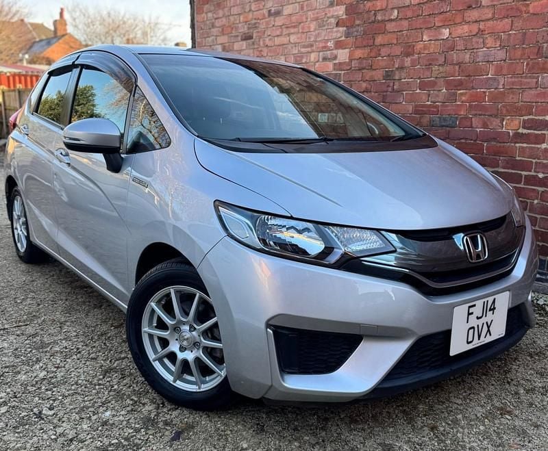Sliver Used 2014 Honda Fit Hybrid Hatchback | £6,495 (Fair price) - Image 1/4