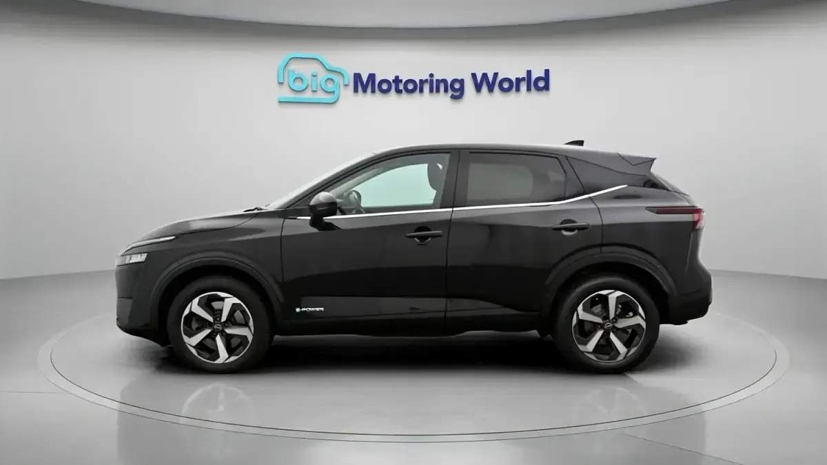 Used Nissan Qashqai N-Connecta 2022 Black SUV