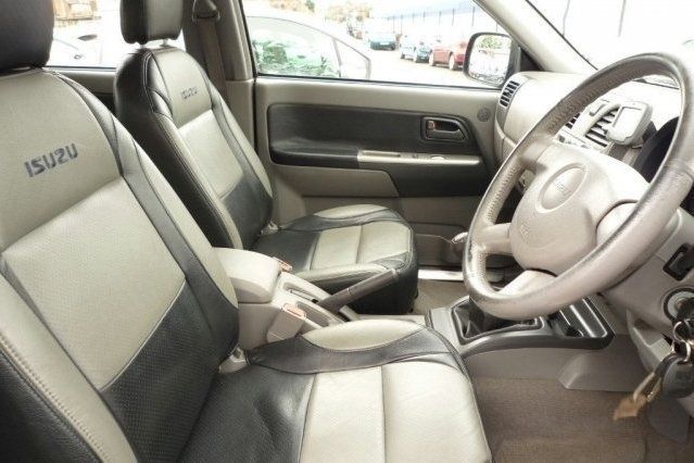 Used Isuzu Pick up 129 HP (94 kW) 2006 Pickup