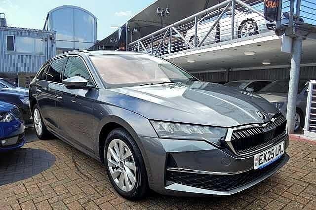 Graphite grey metallic Used 2025 Skoda Octavia SE L Estate | £27,980 (Expensive) - Image 1/4