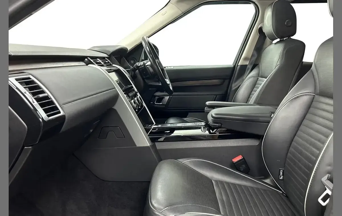 Used Land Rover Discovery HSE 301 HP (221 kW) 2019 Silver SUV