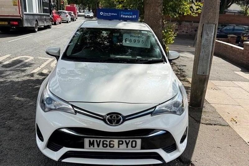 White Used 2016 Toyota Avensis Active Sedan | £6,995 (Good price) - Image 1/1