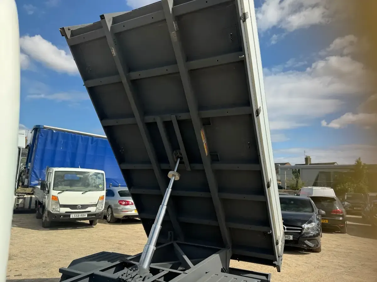 Used Nissan Cabstar 2013 White Pickup