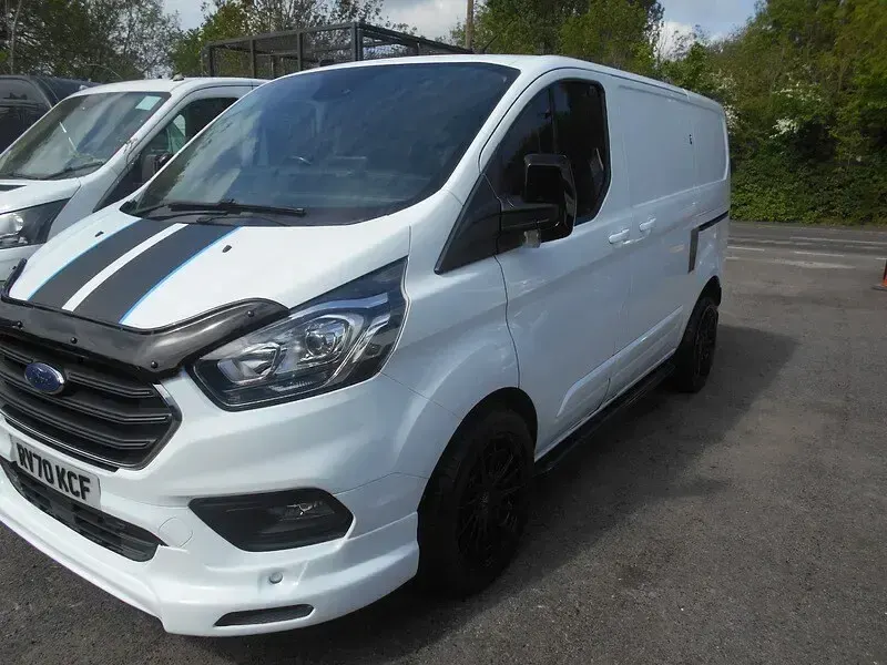 Used Ford Transit Custom Limited 130 HP (95 kW) 2020 White Van
