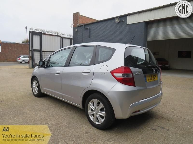 Used Honda Jazz ES 2011 Silver Hatchback