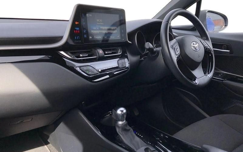 Usado Toyota C-HR Design 122 HP (89 kW) 2019 Azul SUV
