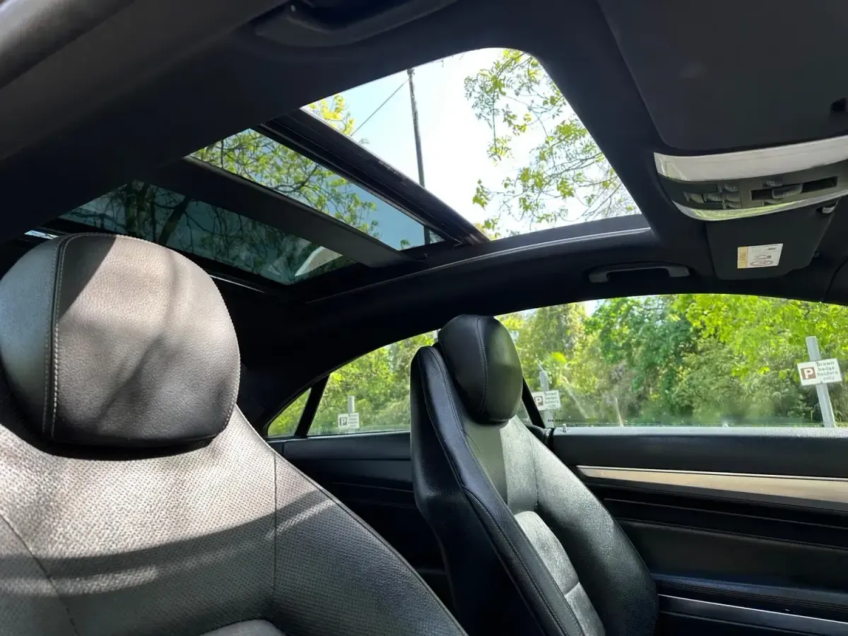 Begagnad Mercedes E220 AMG line 2015 Vit Sportkupé