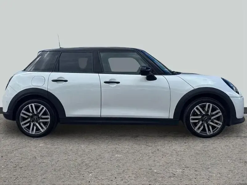 Usado Mini Cooper Hatch 154 CV (113 kW) 2024 Blanco Utilitario