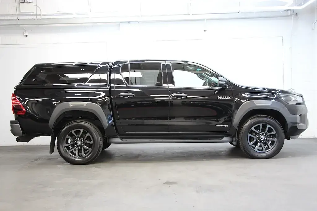 Used Toyota HiLux 204 HP (150 kW) 2022 Black Pickup