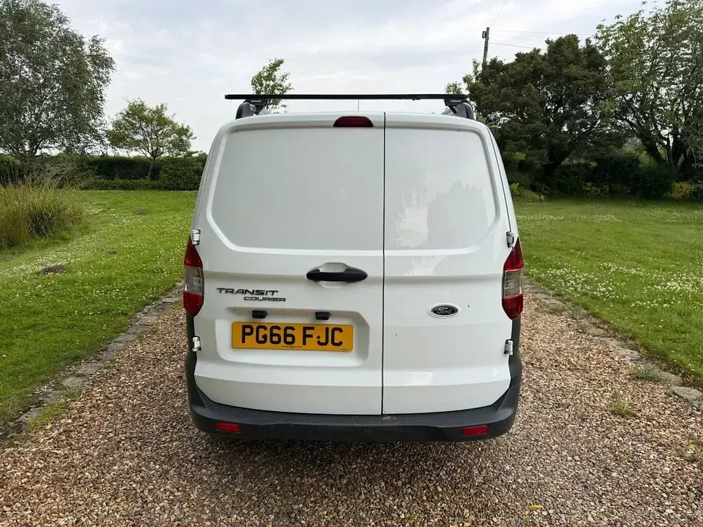 Used Ford Transit 74 HP (54 kW) 2017 White Estate