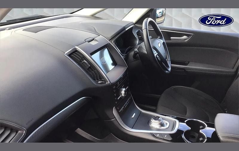 Begagnad Ford S-MAX Titanium 190 HK (139 kW) 2022 Grå Minibuss