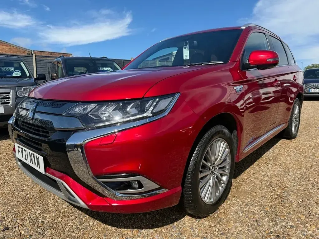 Used Mitsubishi Outlander P-HEV 2021 Red Estate