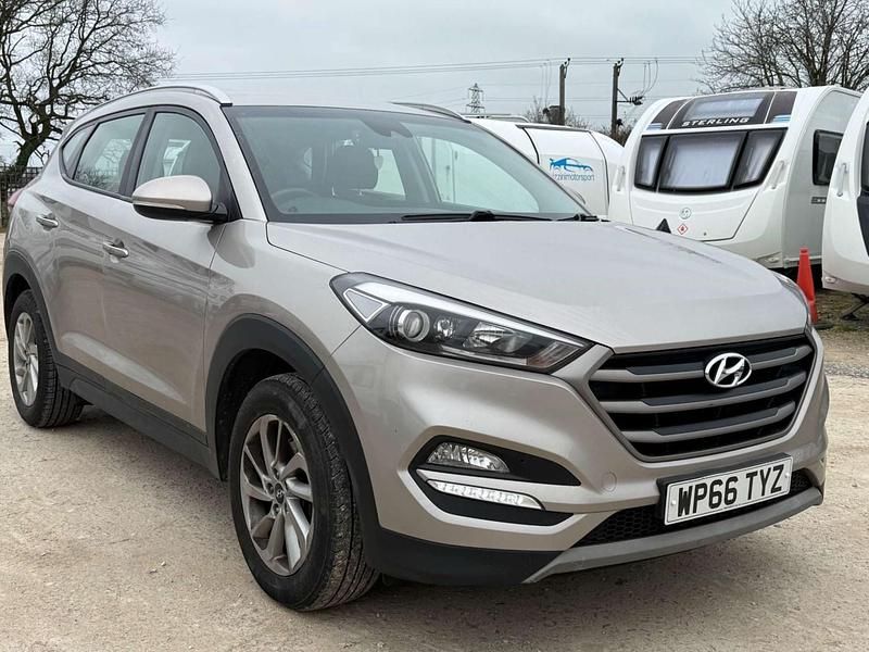 Used Hyundai Tucson SE 2016 White SUV