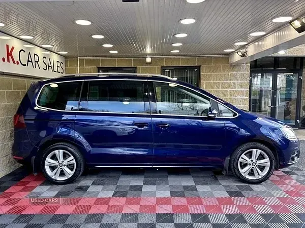 Usado Seat Alhambra XCELLENCE 184 HP (135 kW) 2019 Azul Monovolume
