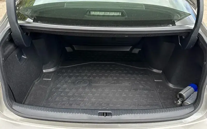 Used Lexus IS300h Sport Line 223 HP (164 kW) 2013 Silver Sedan