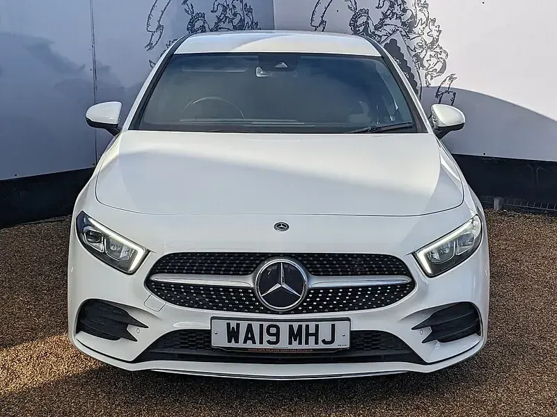 Used Mercedes A180 AMG Line Premium 116 HP (85 kW) 2019 White Hatchback