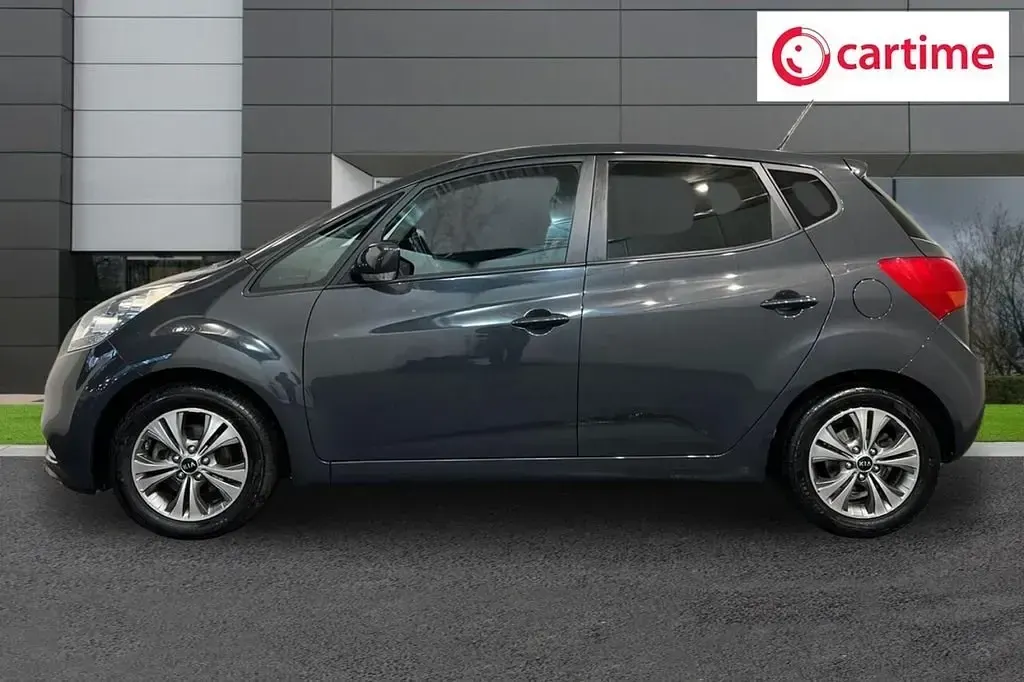 Second-hand Kia Venga 123 CP (90 kW) 2018 Gri Hatchback