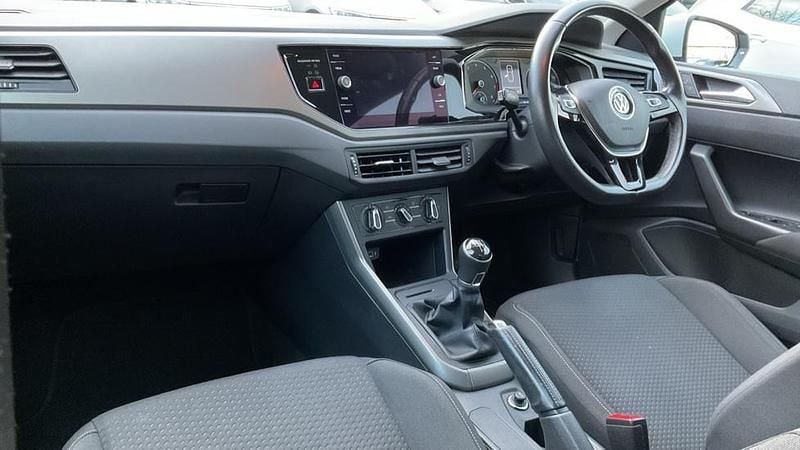 Used VW Polo SE 80 HP (58 kW) 2020 White silver metallic Hatchback