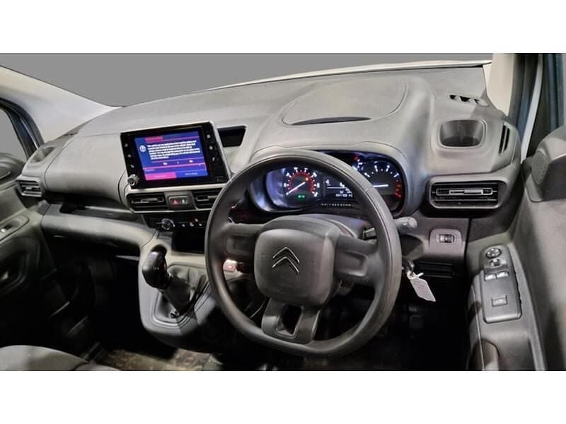 Used Citroën Berlingo 75 HP (55 kW) 2021 White MPV