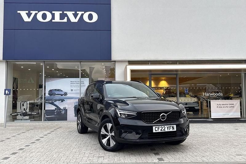 Black Used 2022 Volvo XC40 Plus SUV | £24,890 (Good price) - Image 1/4