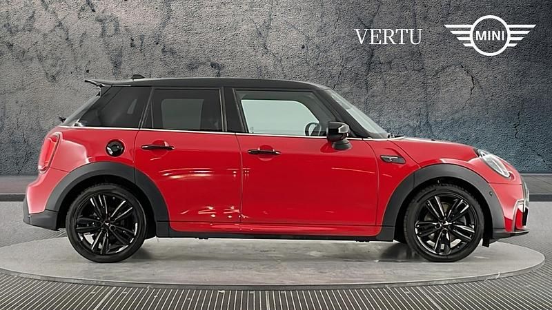 Used Mini Cooper S Premium Plus 178 HP (130 kW) 2024 Red Hatchback