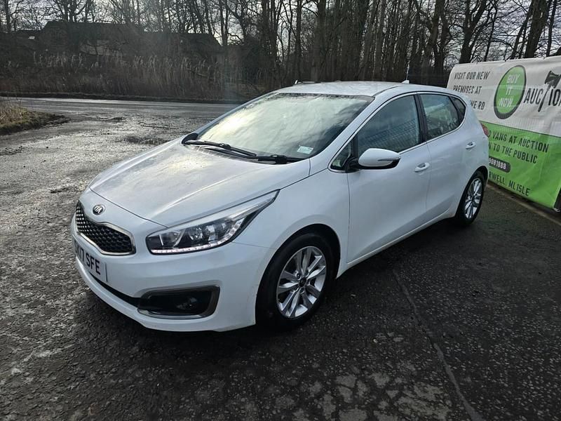 Używany Kia Ceed 136 KM (100 kW) 2017 Biały Hatchback