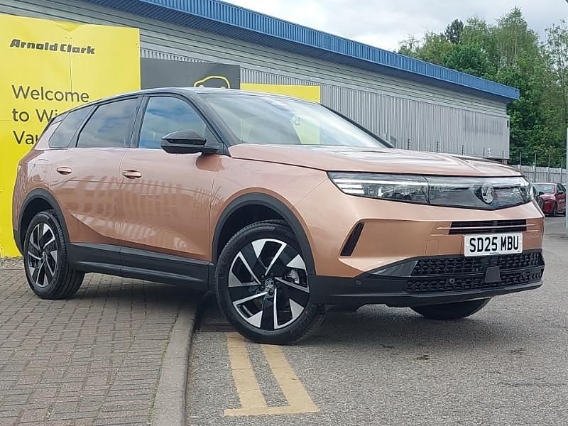 Two coat premium metallic impact copper New 2025 Vauxhall Grandland X SUV | £28,998 (Good price) - Image 1/4