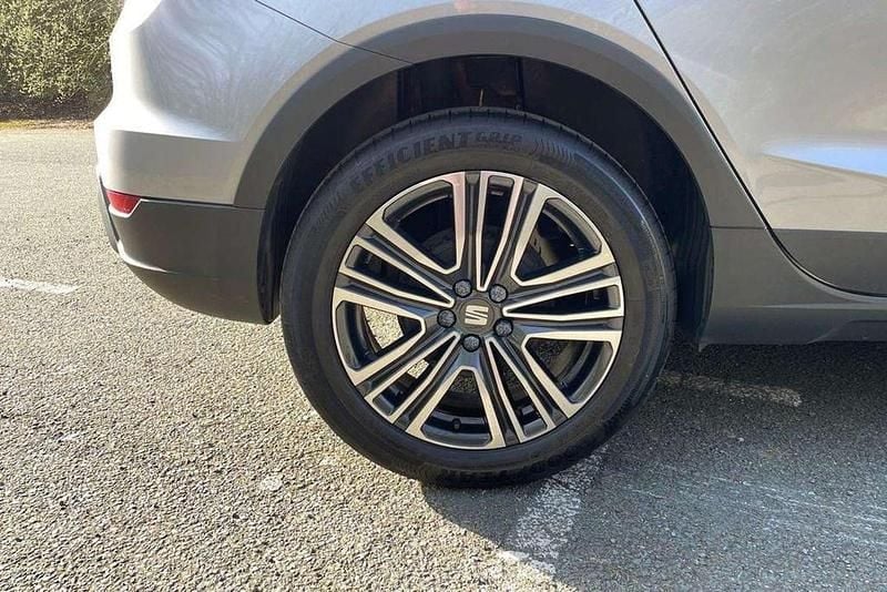 Used Seat Arona SE Technology 94 HP (69 kW) 2022 Silver SUV