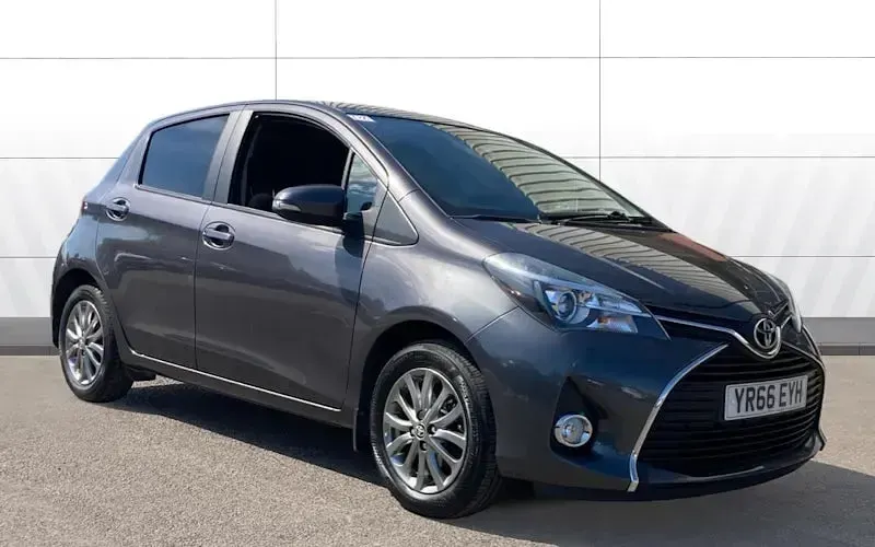 Used Toyota Yaris 99 HP (72 kW) 2016 Hatchback