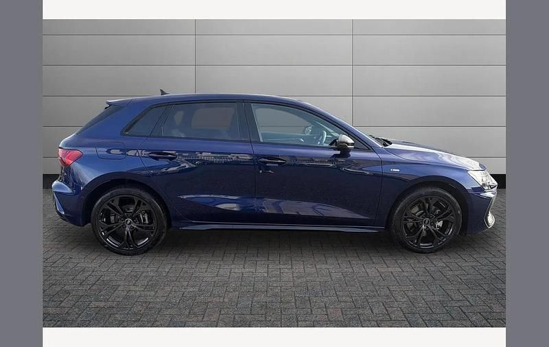New Audi A3 e-tron Black Edition 200 HP (147 kW) 2025 Blue Hatchback