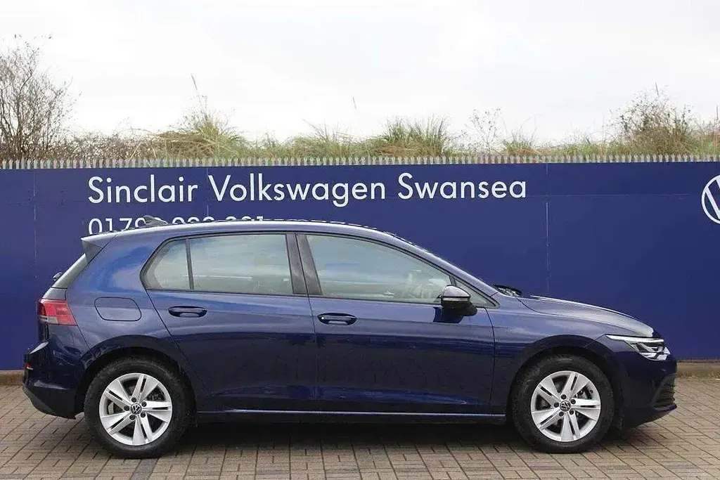 Używany VW Golf VII Life 150 KM (110 kW) 2021 Niebieski Hatchback