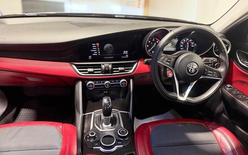 Used Alfa Romeo Giulia 150 HP (110 kW) 2017 Sedan