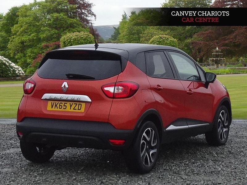 Used Renault Captur Dynamique 90 HP (66 kW) 2015 Orange/black SUV