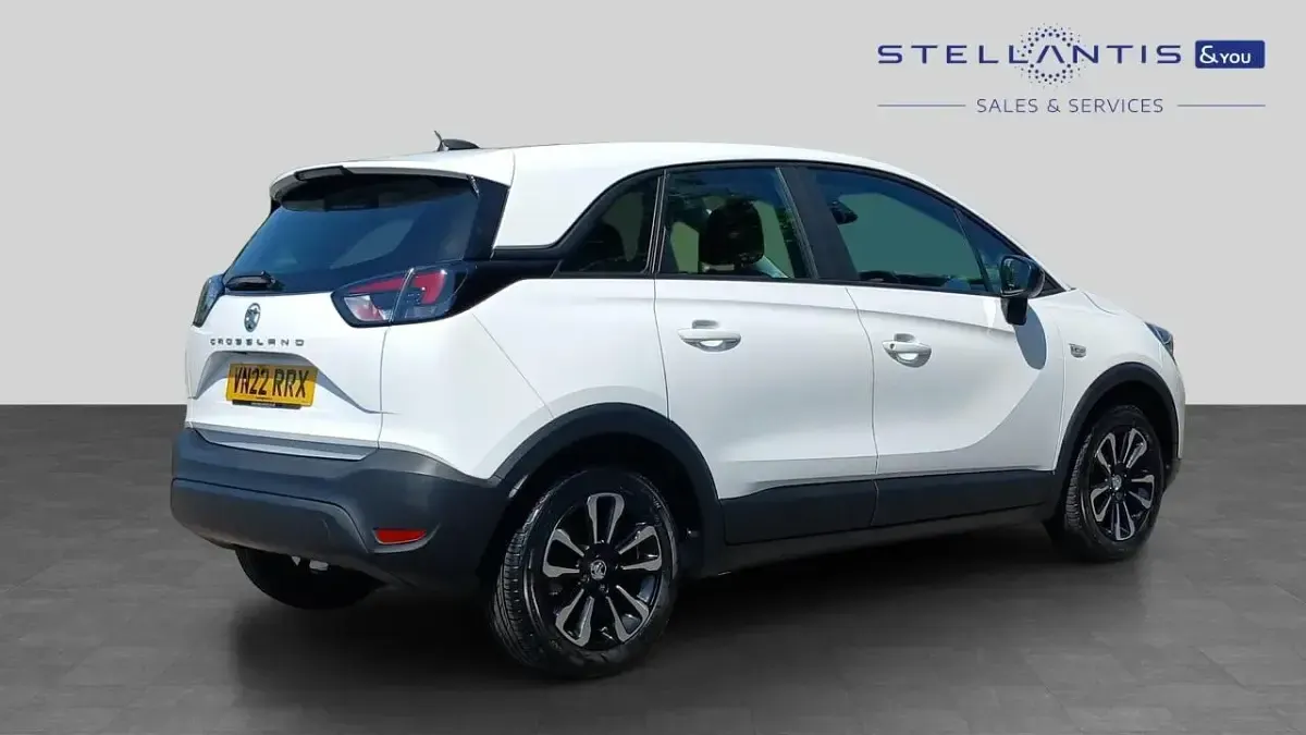 Used Vauxhall Crossland Design Edition 82 HP (60 kW) 2022 White SUV