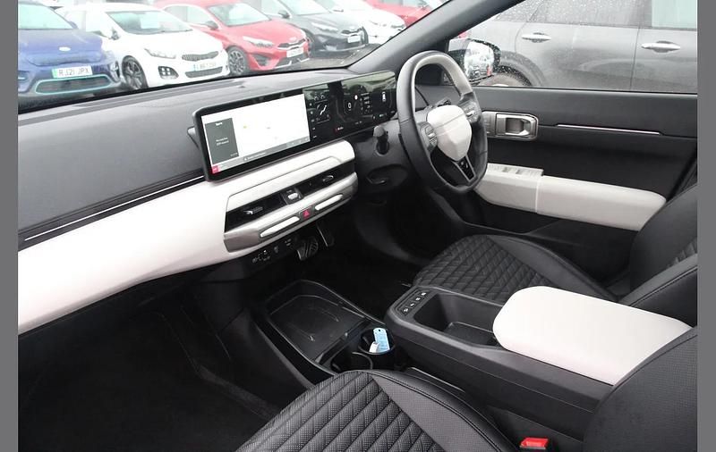 Used Kia EV4 GT-Line 150 kW (204 HP) 2025 White Hatchback