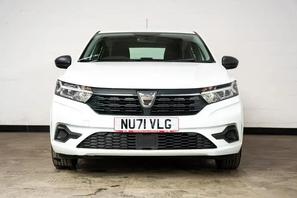 Used Dacia Sandero Essentiel 65 HP (47 kW) 2021 White Hatchback