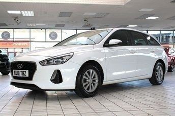 White Used 2018 Hyundai i30 Estate | £8,590 (Good price) - Image 1/4