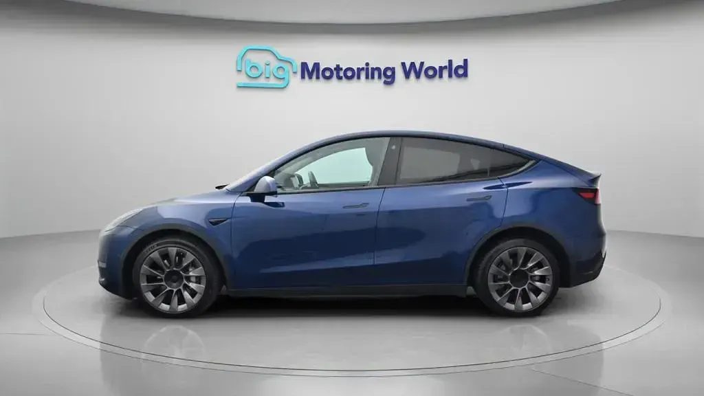 Used Tesla Model Y Long Range AWD 378 kW (514 HP) 2022 Blue SUV