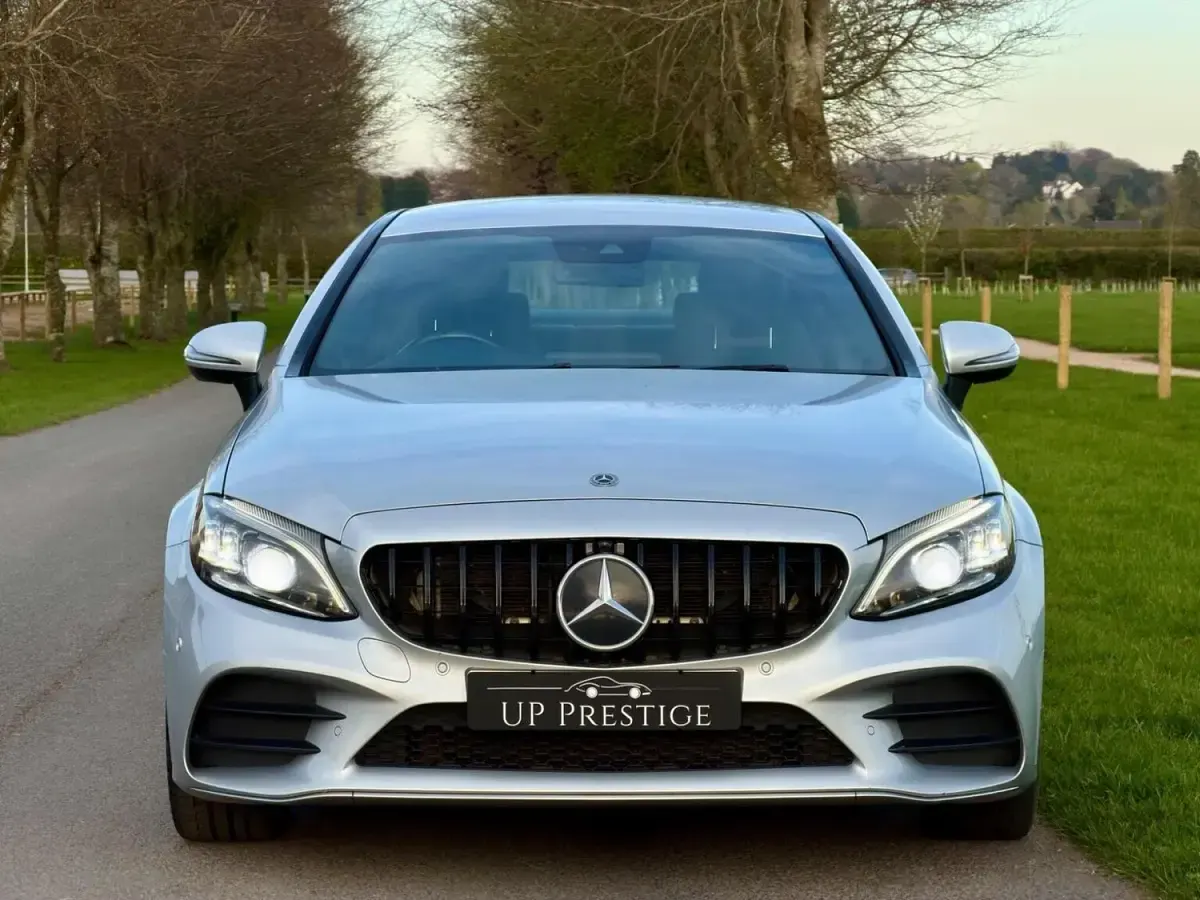 Second-hand Mercedes C300 AMG line 258 CP (189 kW) 2019 Argintiu Coupe