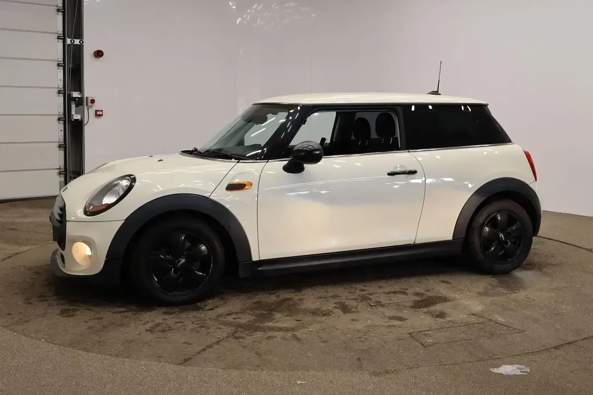Used Mini ONE Hatch 102 HP (75 kW) 2015 White Hatchback