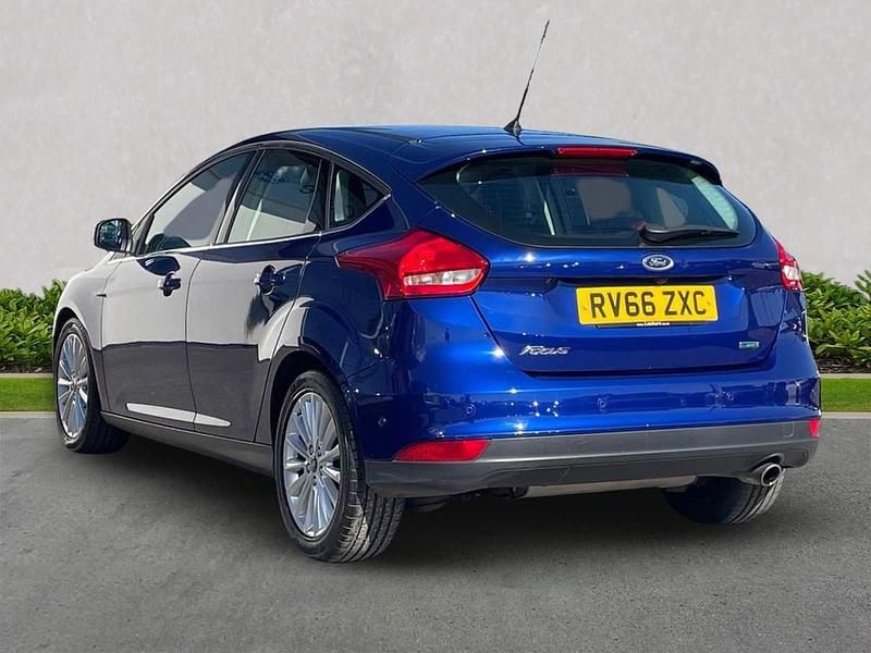 Used Ford Focus Titanium X 182 HP (133 kW) 2016 Blue Hatchback