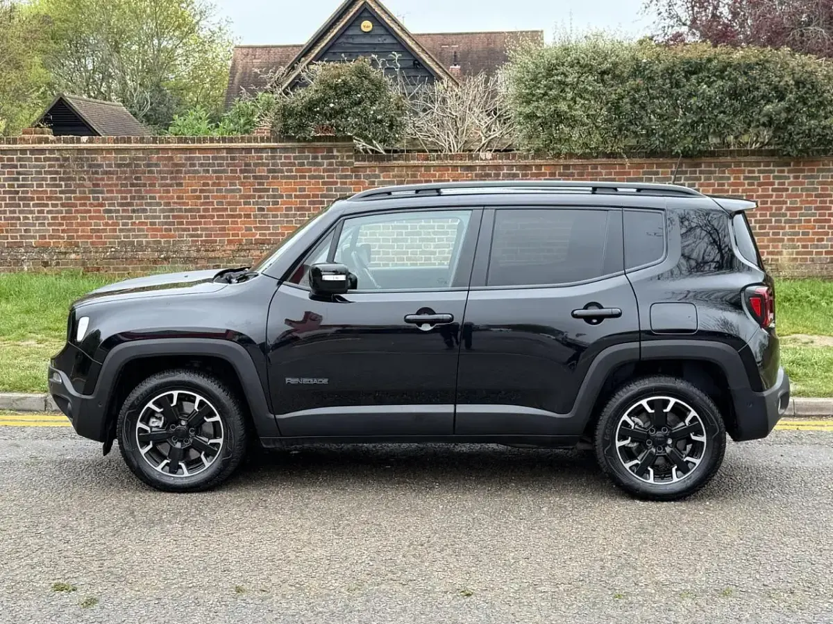 Used Jeep Renegade 237 HP (174 kW) 2025 Black SUV