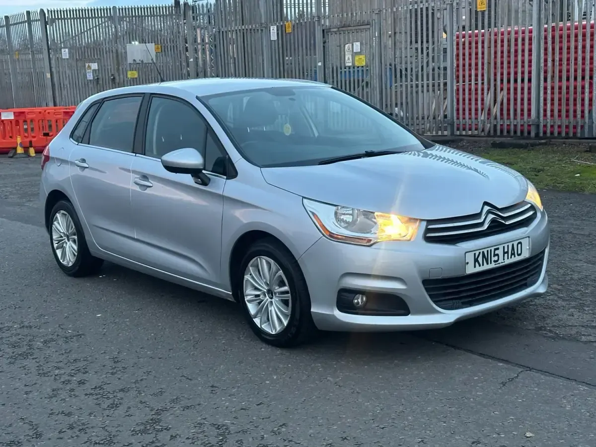 Gebraucht Citroën C4 VTR Sport 90 PS (66 kW) 2015 Silber Kleinwagen