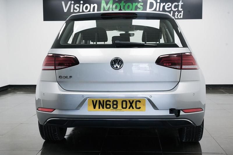 Used VW Golf VII SE 115 HP (84 kW) 2018 Silver Hatchback